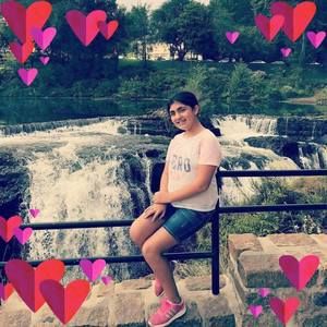 Meet your Posher, Camila